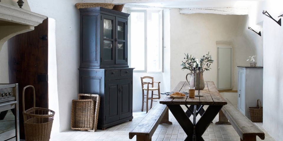 How To Style A Romantic French Dining Room blog link image